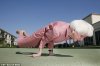 amazing_cool_weird_crazy_offbeat_yoga-super-granny-01_200907231721054383.jpg