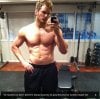 Chris-Pratt-shirtless-selfie-GOTG-July-2013.jpg