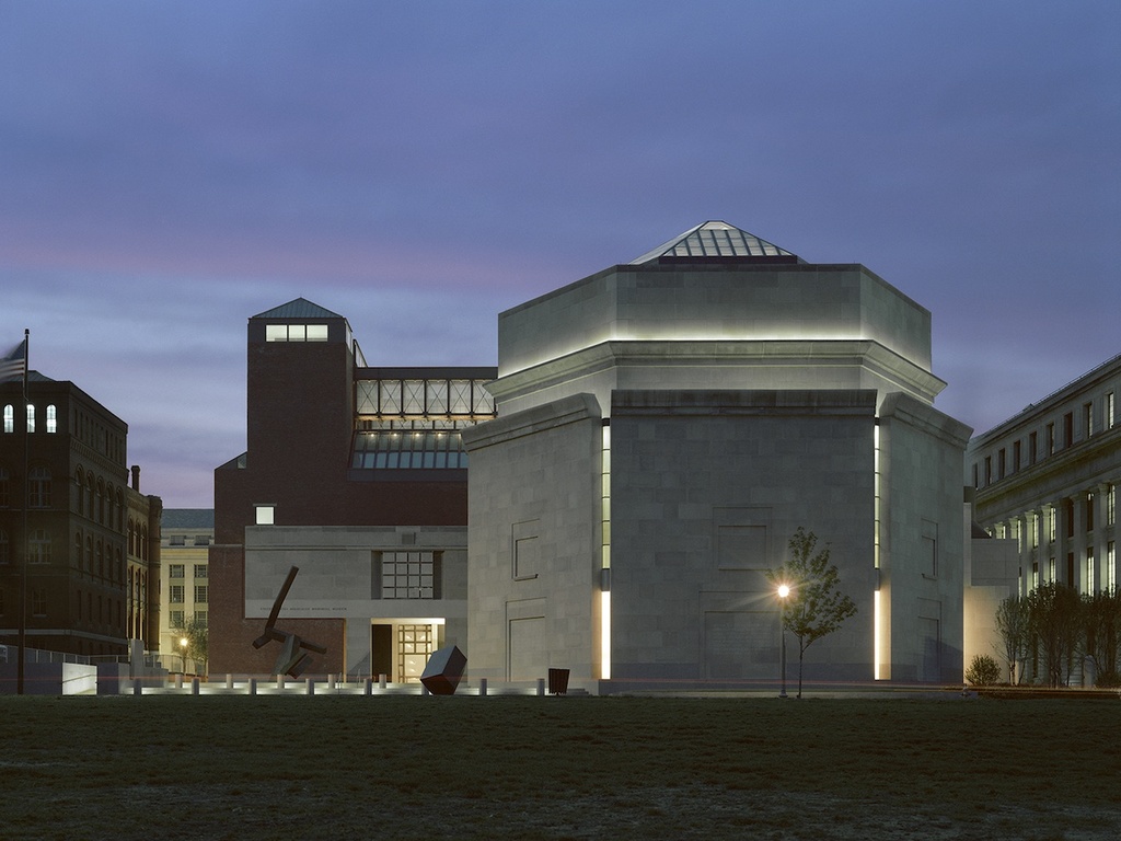 www.ushmm.org