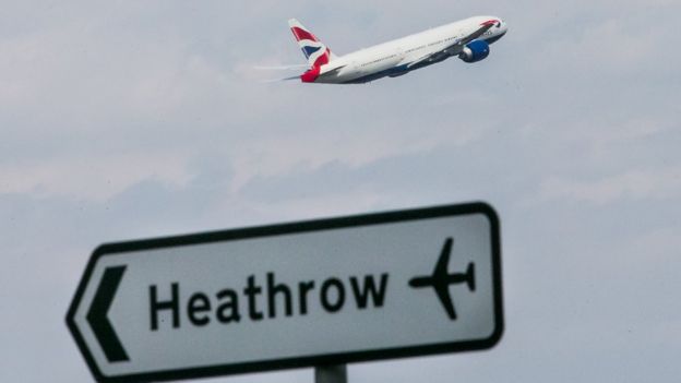 _90090835_airfare.jpg